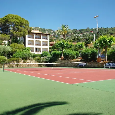 מלון Aigua Blava בגור