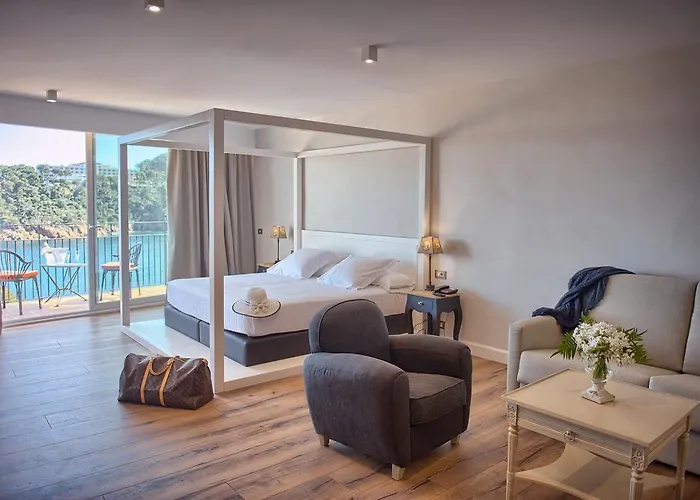 Aigua Blava 4* בגור